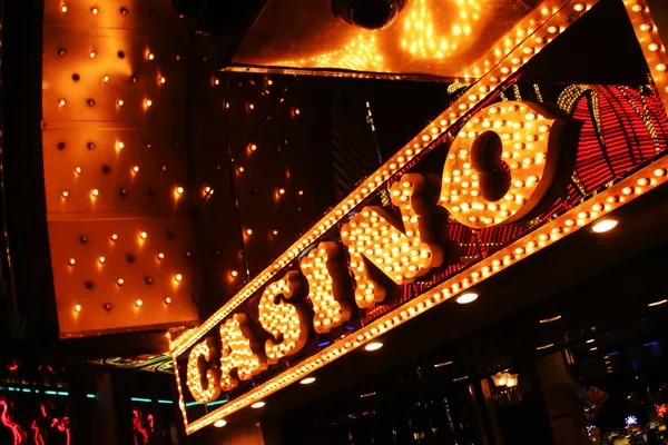 Free spins trigger Lucky Neko free spins feature